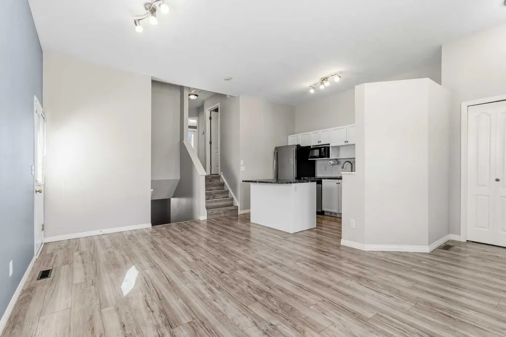 344 Drummond Avenue Red Deer AB T4R 3B6