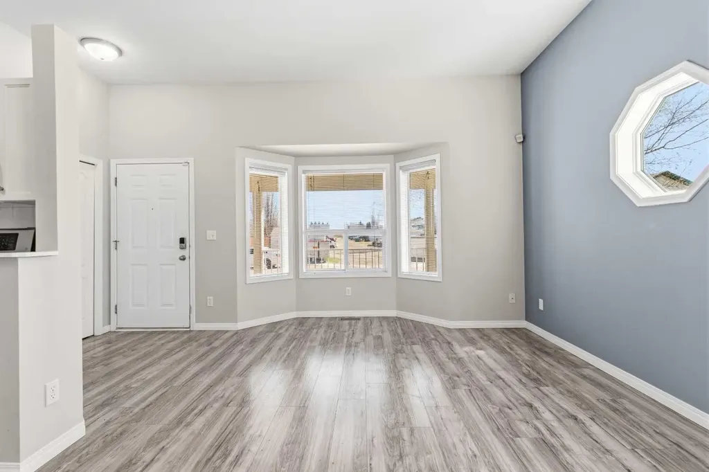 344 Drummond Avenue Red Deer AB T4R 3B6