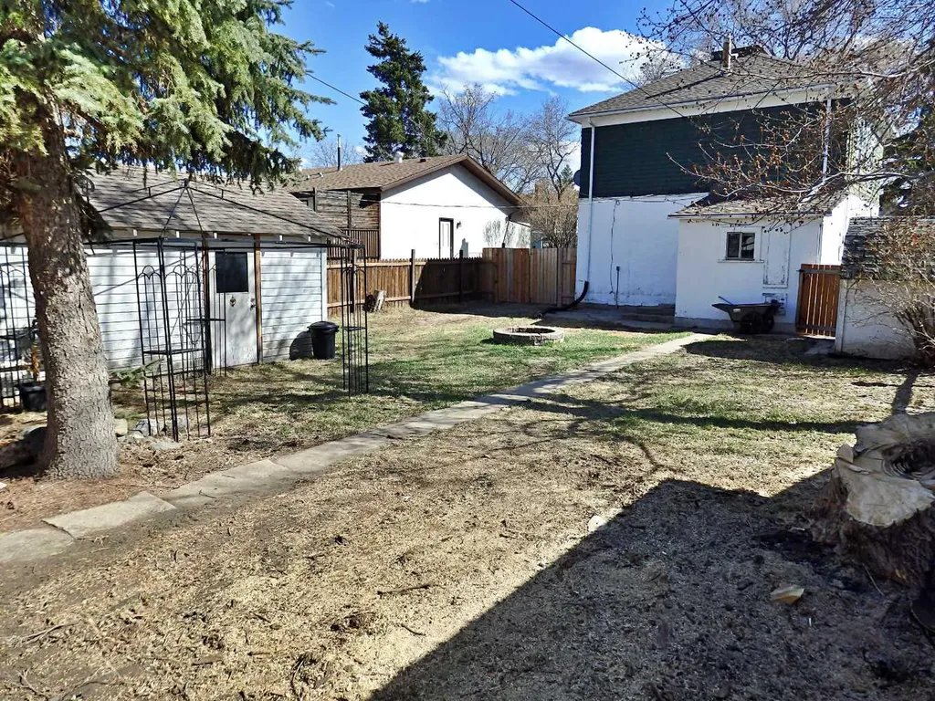 4706 53 Avenue Vermilion AB T9X 1S2