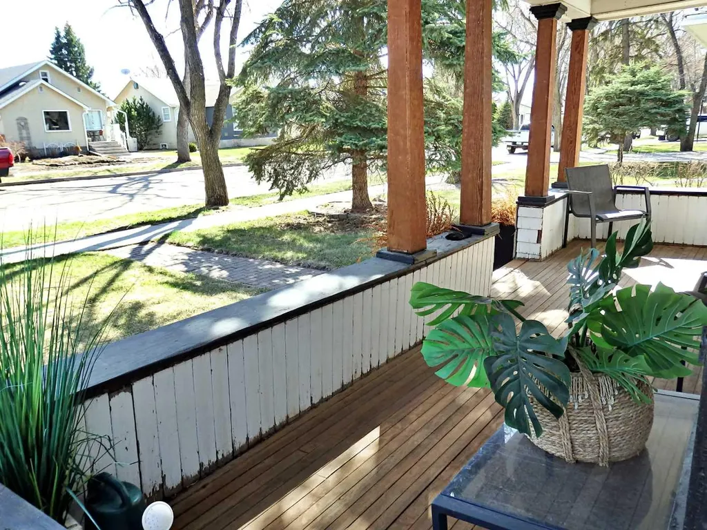 4706 53 Avenue Vermilion AB T9X 1S2