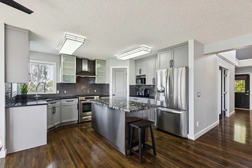 98 Sierra Nevada Green SW Calgary AB T3H 3R2