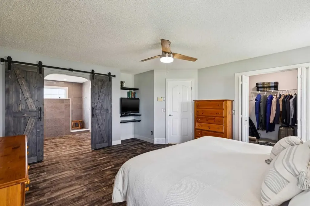 98 Sierra Nevada Green SW Calgary AB T3H 3R2