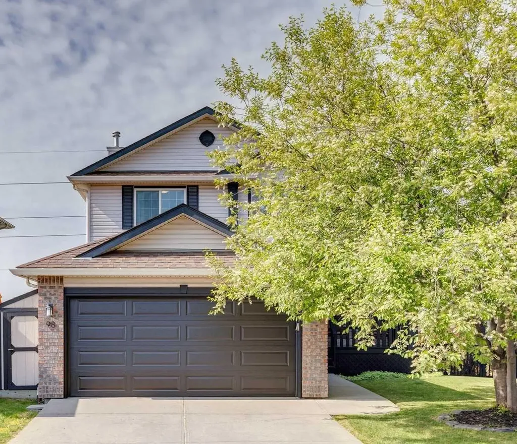 98 Sierra Nevada Green SW Calgary AB T3H 3R2