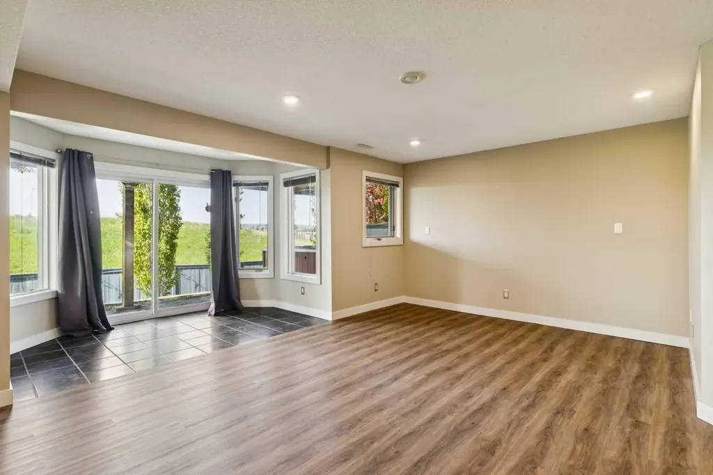 98 Sierra Nevada Green SW Calgary AB T3H 3R2