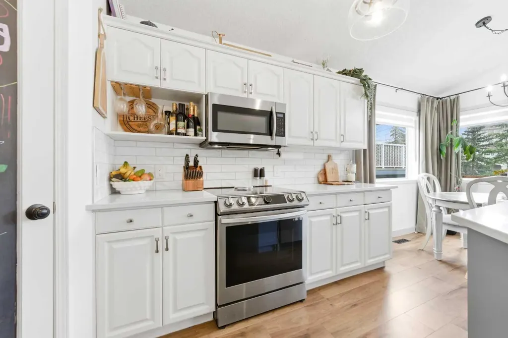 212 Cove Drive Chestermere AB T1X 1E9