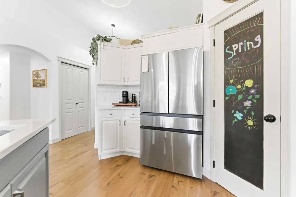 212 Cove Drive Chestermere AB T1X 1E9