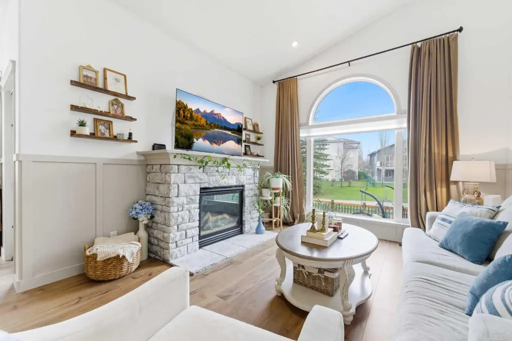212 Cove Drive Chestermere AB T1X 1E9
