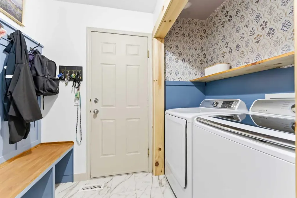 212 Cove Drive Chestermere AB T1X 1E9