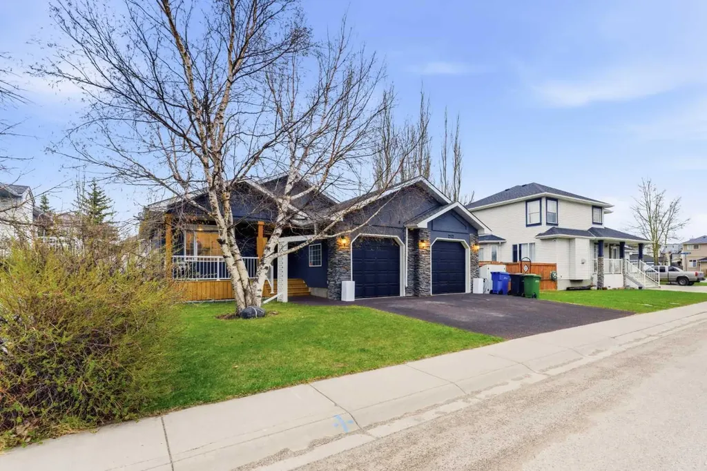 212 Cove Drive Chestermere AB T1X 1E9