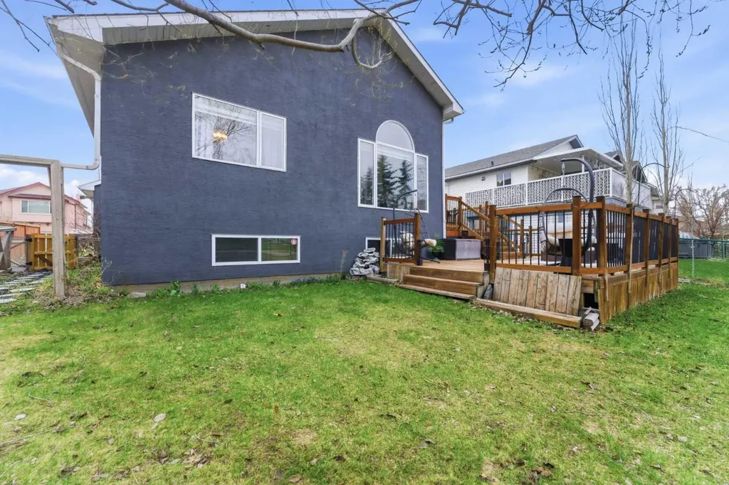 212 Cove Drive Chestermere AB T1X 1E9