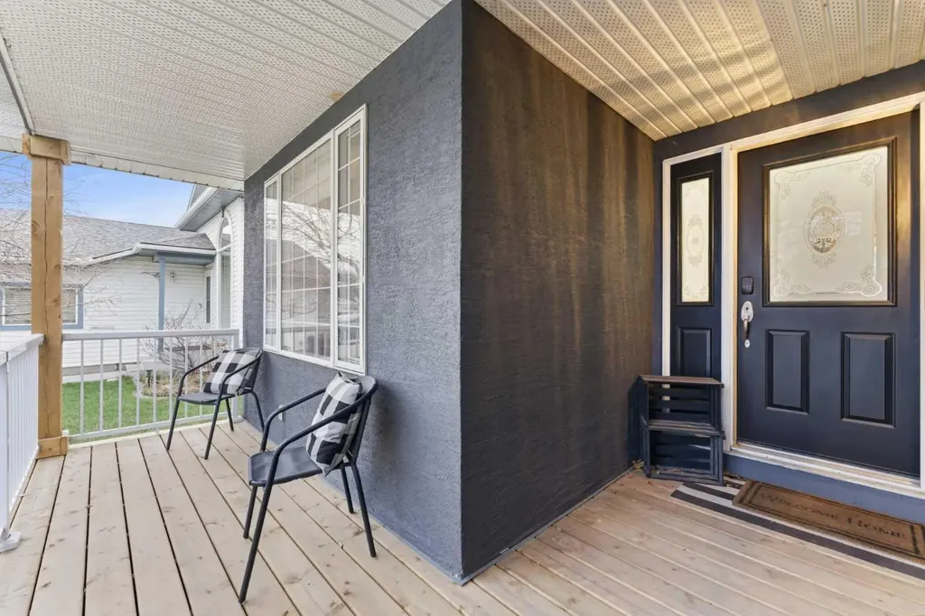 212 Cove Drive Chestermere AB T1X 1E9