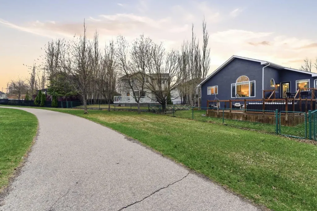 212 Cove Drive Chestermere AB T1X 1E9