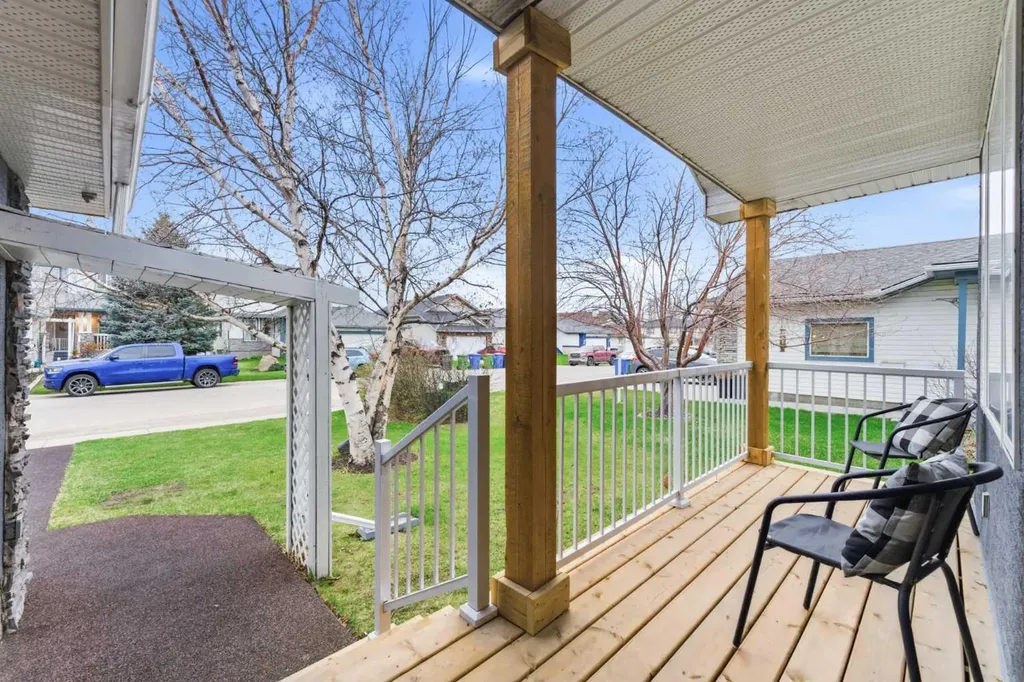 212 Cove Drive Chestermere AB T1X 1E9