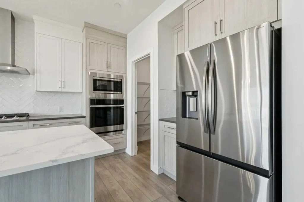 458 Hotchkiss Manor SE Calgary AB T3S0J9