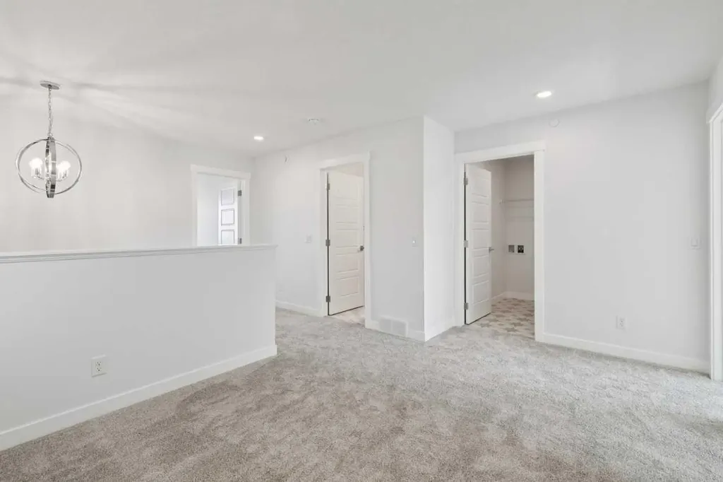 458 Hotchkiss Manor SE Calgary AB T3S0J9