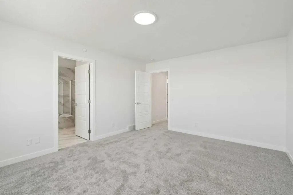 458 Hotchkiss Manor SE Calgary AB T3S0J9