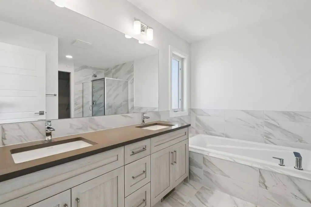 458 Hotchkiss Manor SE Calgary AB T3S0J9