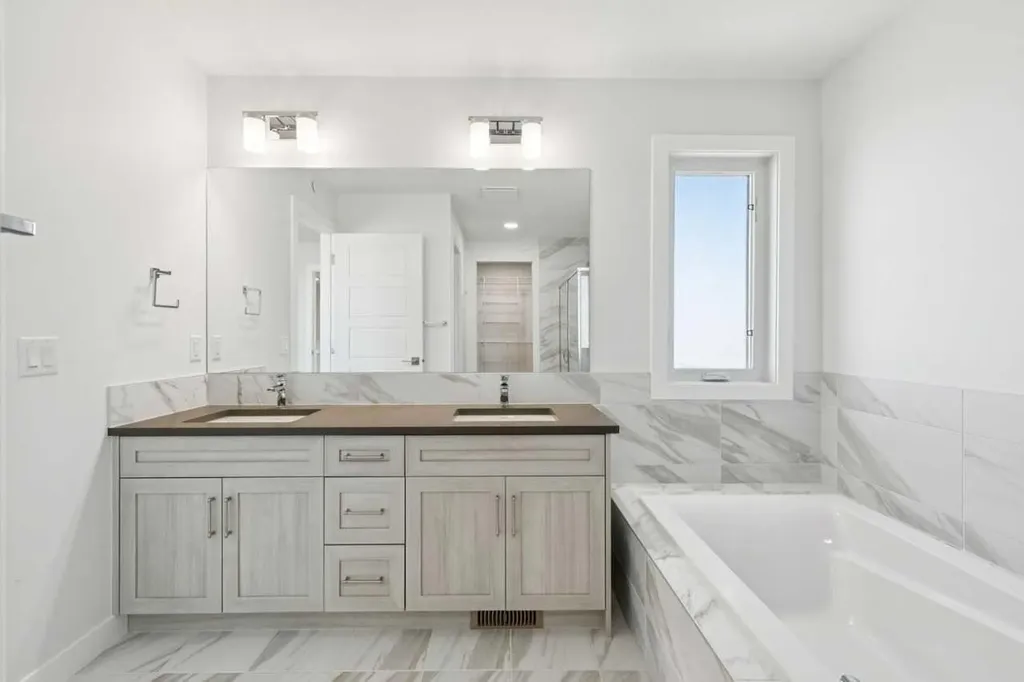 458 Hotchkiss Manor SE Calgary AB T3S0J9