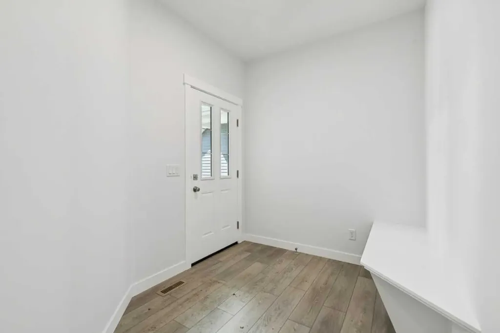 458 Hotchkiss Manor SE Calgary AB T3S0J9