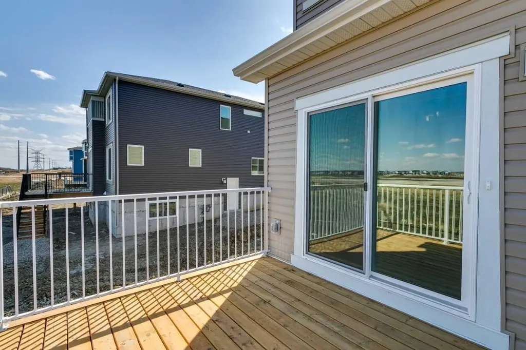 458 Hotchkiss Manor SE Calgary AB T3S0J9