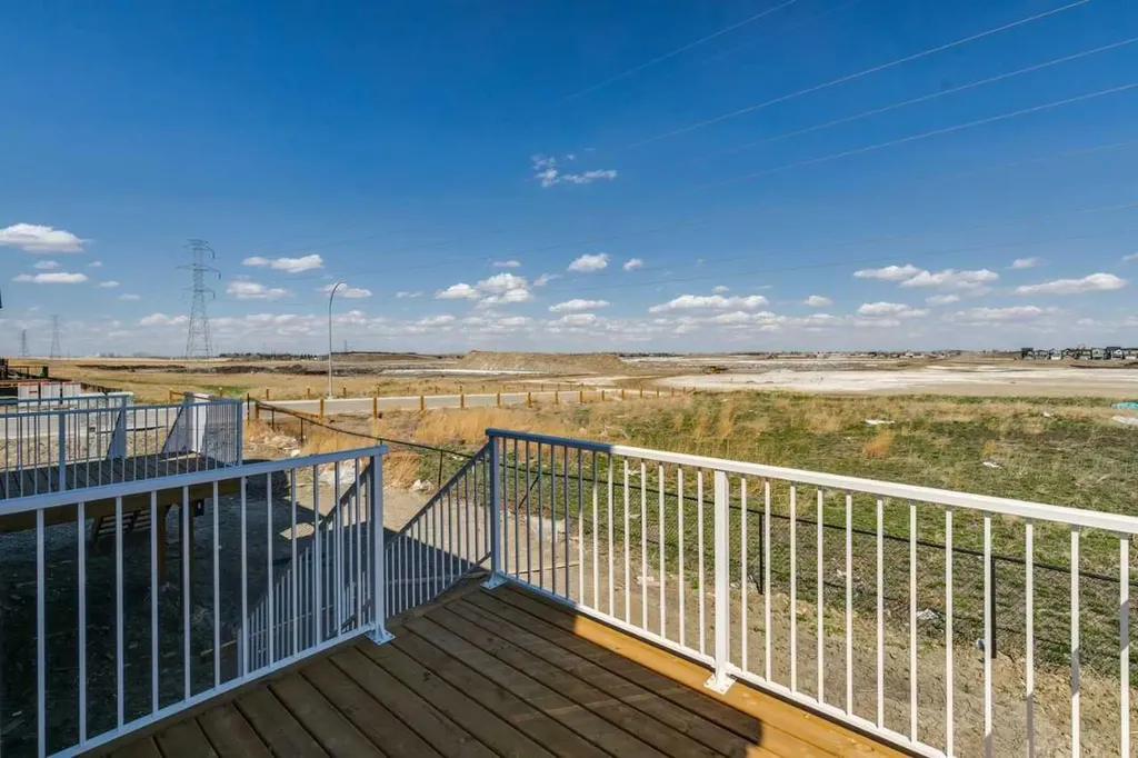 458 Hotchkiss Manor SE Calgary AB T3S0J9