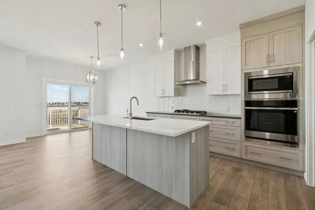 458 Hotchkiss Manor SE Calgary AB T3S0J9
