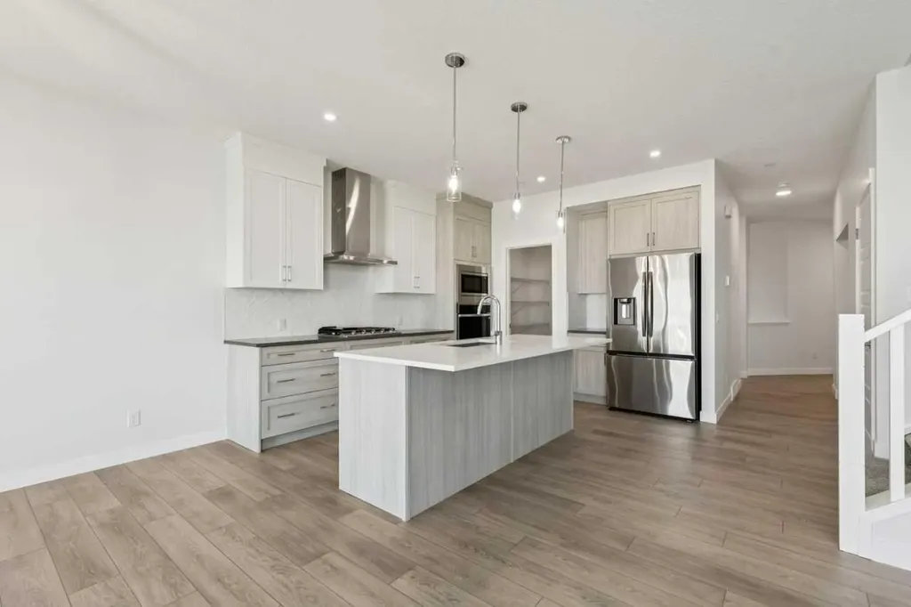 458 Hotchkiss Manor SE Calgary AB T3S0J9
