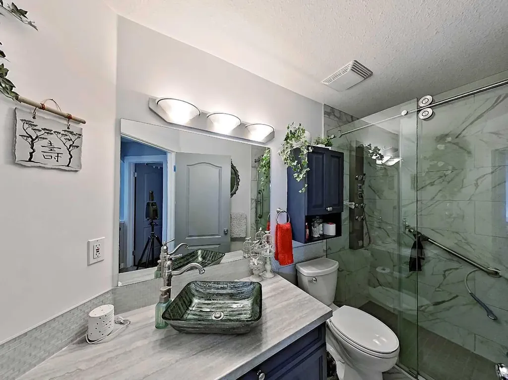 17 Keast Way Red Deer AB T4P 3Z3