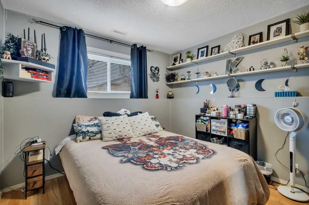 17 Keast Way Red Deer AB T4P 3Z3