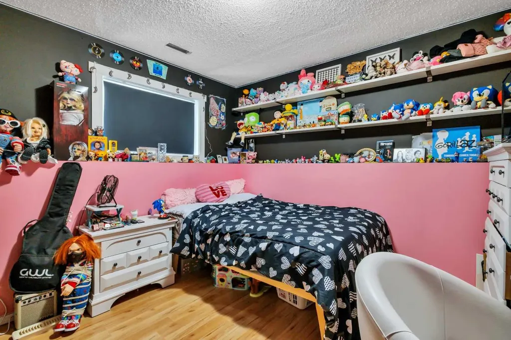 17 Keast Way Red Deer AB T4P 3Z3