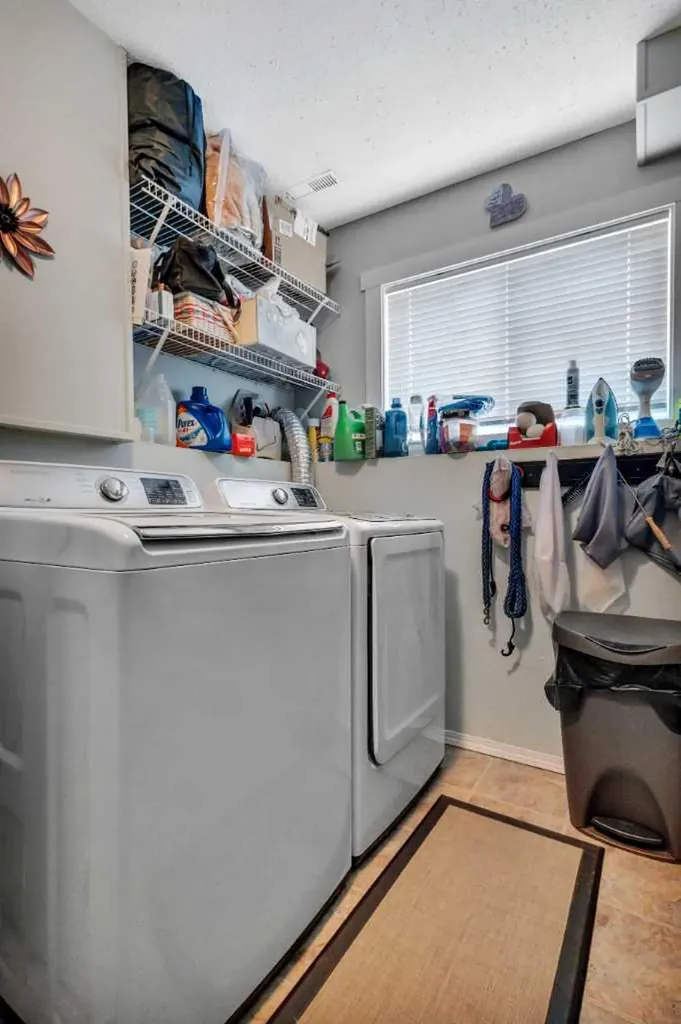 17 Keast Way Red Deer AB T4P 3Z3