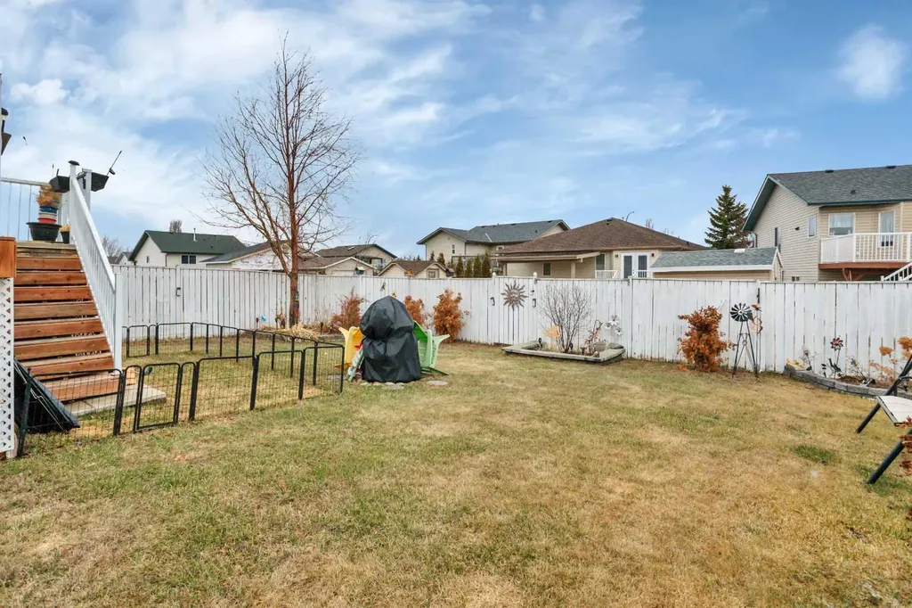 17 Keast Way Red Deer AB T4P 3Z3
