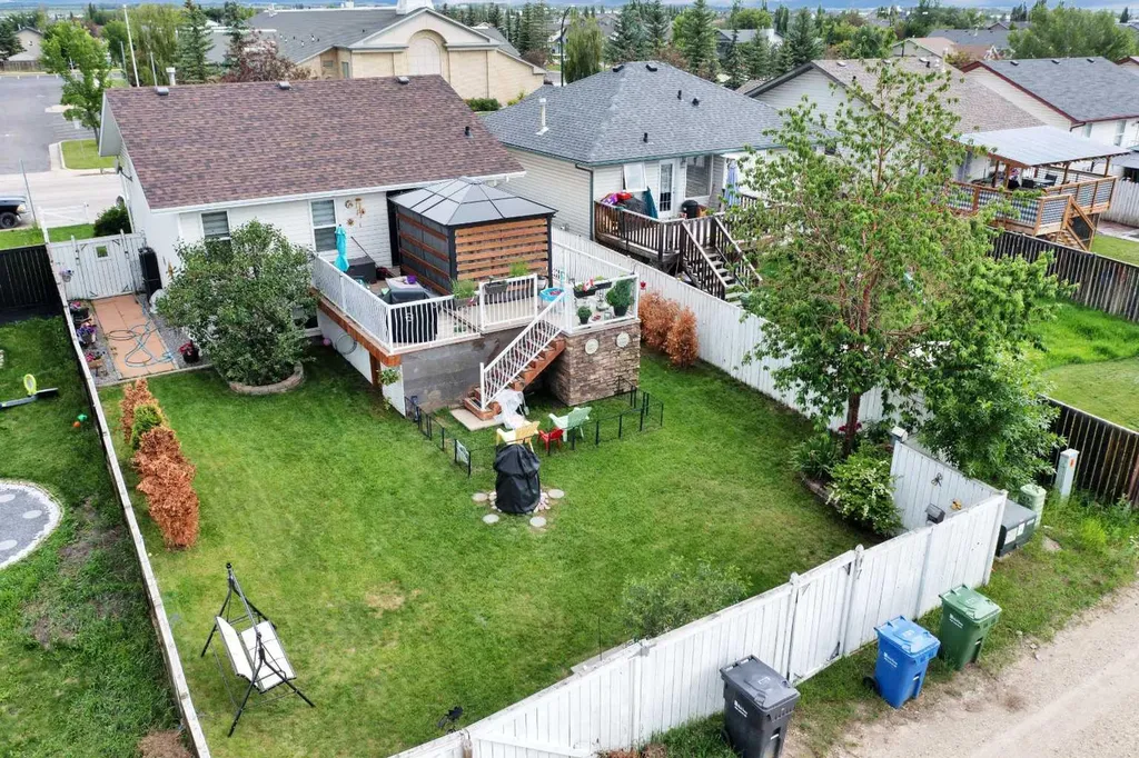 17 Keast Way Red Deer AB T4P 3Z3