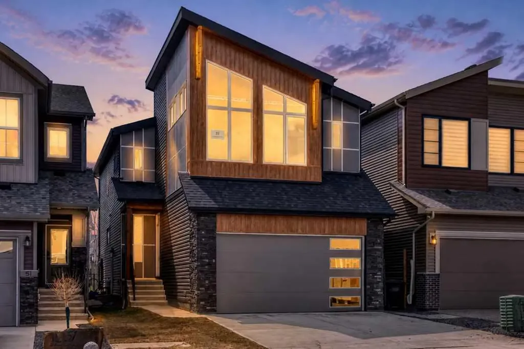 55 Silver Spruce Grove SW Calgary AB T2X 5L9