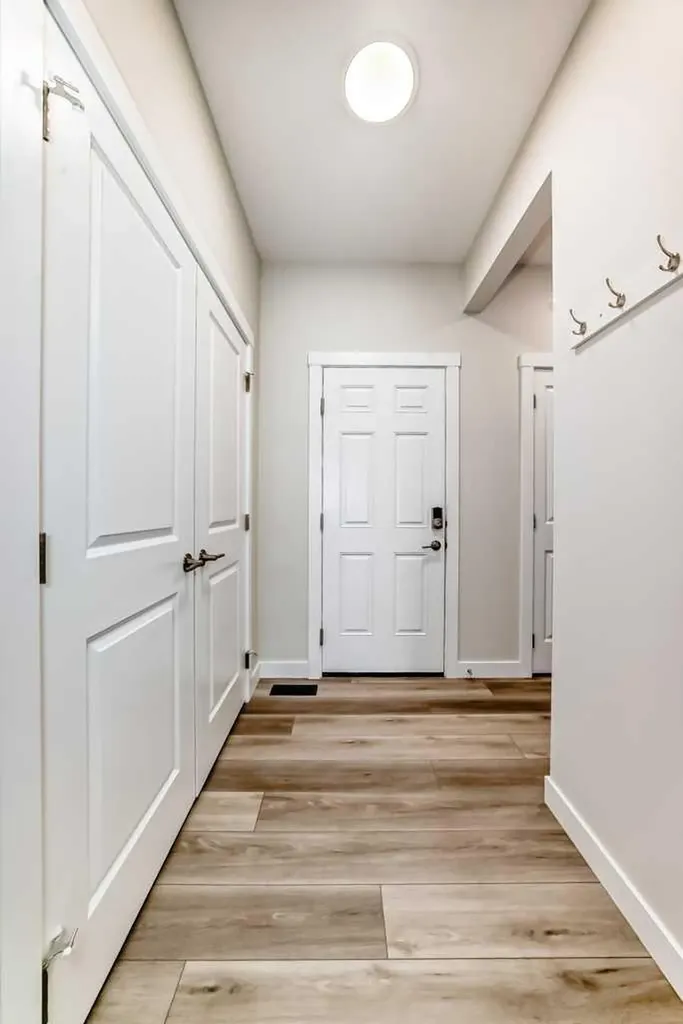 55 Silver Spruce Grove SW Calgary AB T2X 5L9