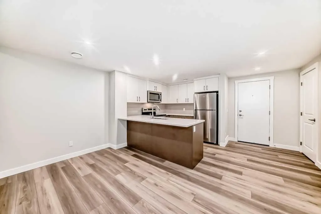 55 Silver Spruce Grove SW Calgary AB T2X 5L9