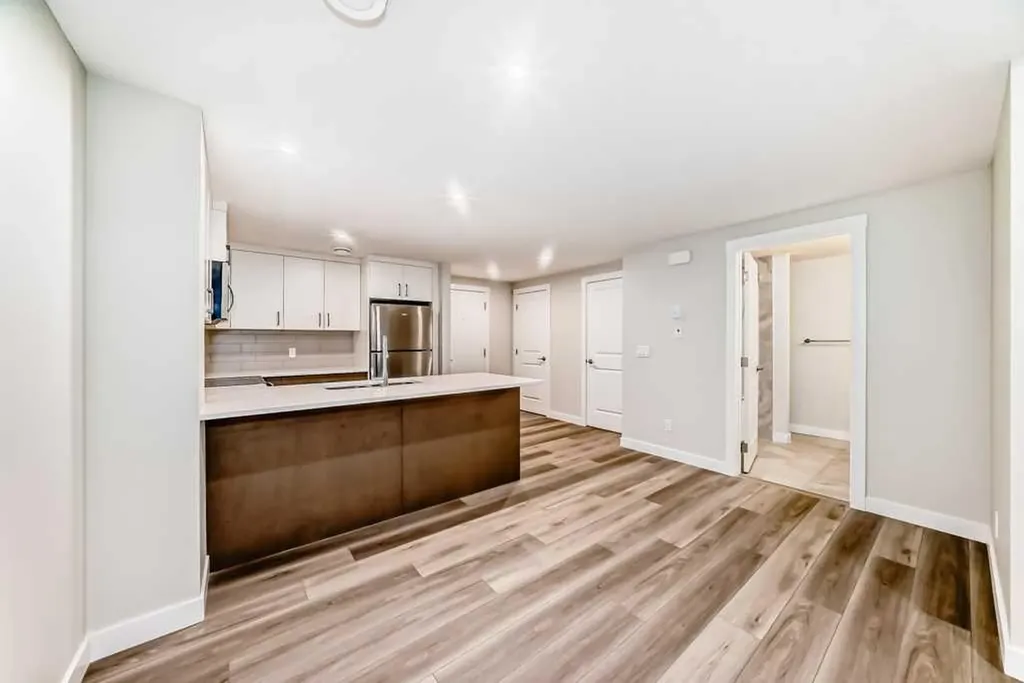 55 Silver Spruce Grove SW Calgary AB T2X 5L9