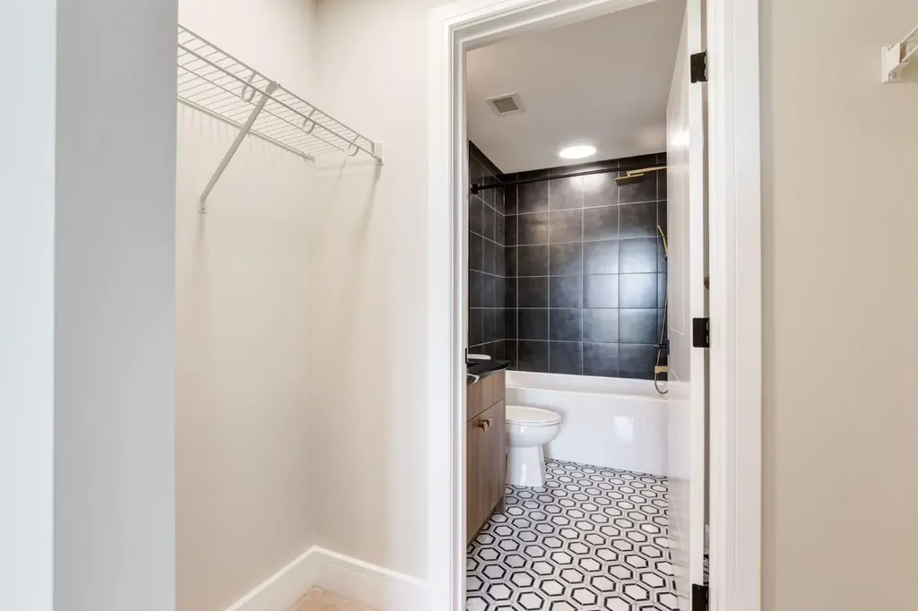 4270 Norford Avenue NW Calgary AB T3B 6A8