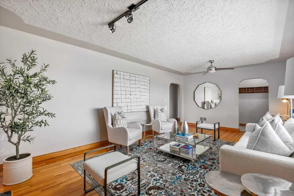 3003 25 Street SW Calgary AB T3E 1Y2