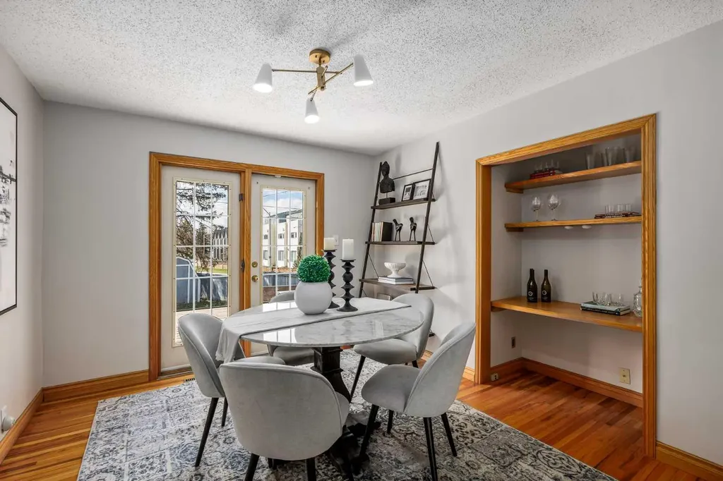 3003 25 Street SW Calgary AB T3E 1Y2