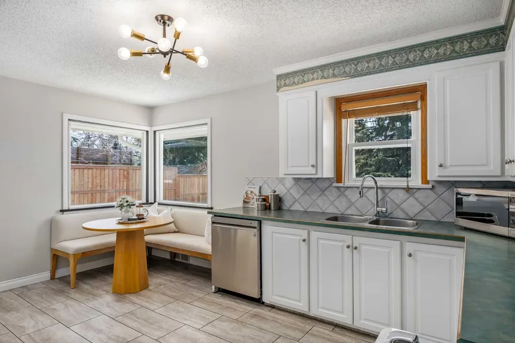 3003 25 Street SW Calgary AB T3E 1Y2