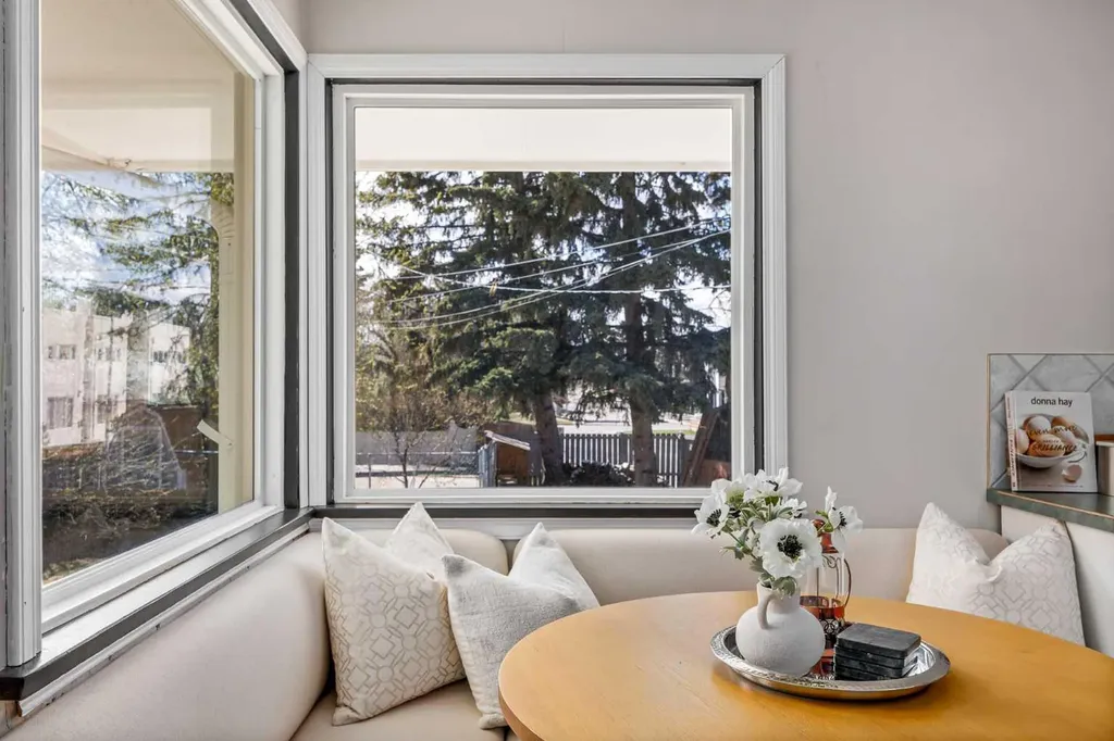 3003 25 Street SW Calgary AB T3E 1Y2