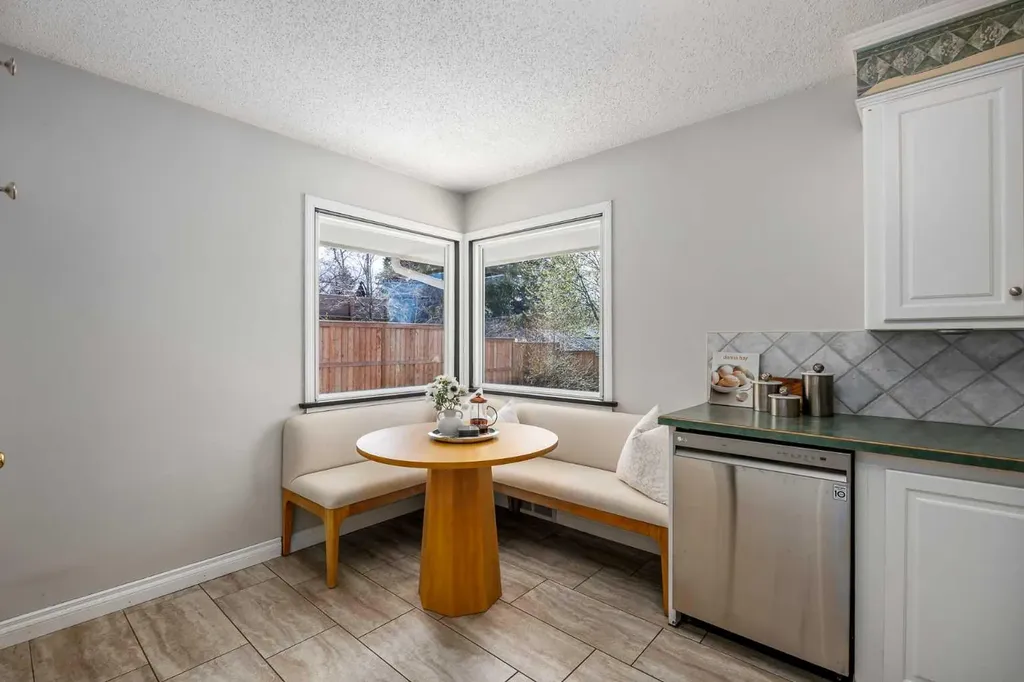 3003 25 Street SW Calgary AB T3E 1Y2