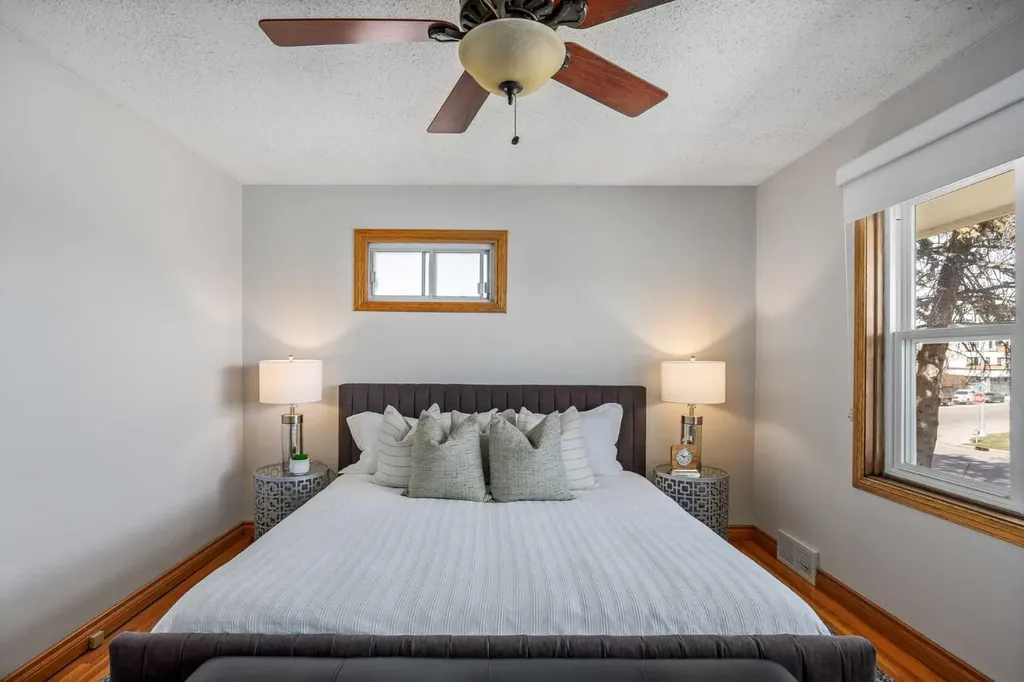 3003 25 Street SW Calgary AB T3E 1Y2