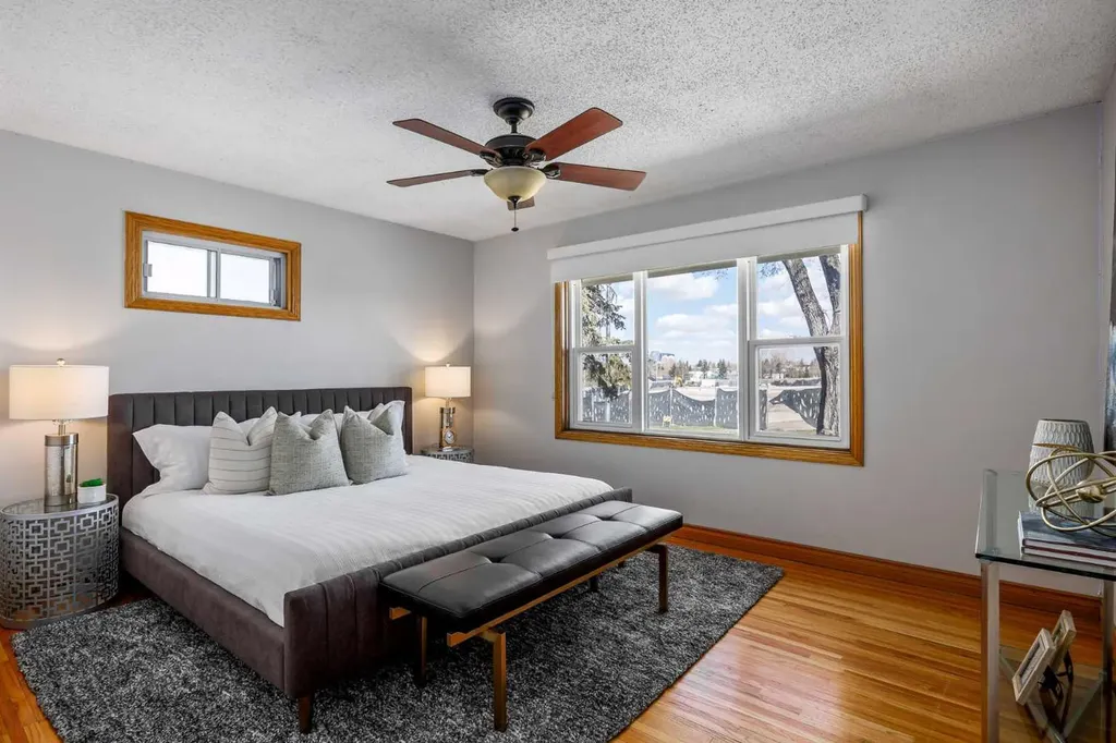 3003 25 Street SW Calgary AB T3E 1Y2
