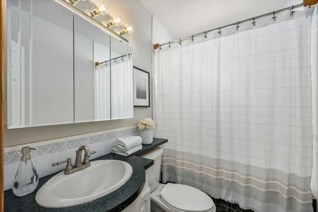 3003 25 Street SW Calgary AB T3E 1Y2