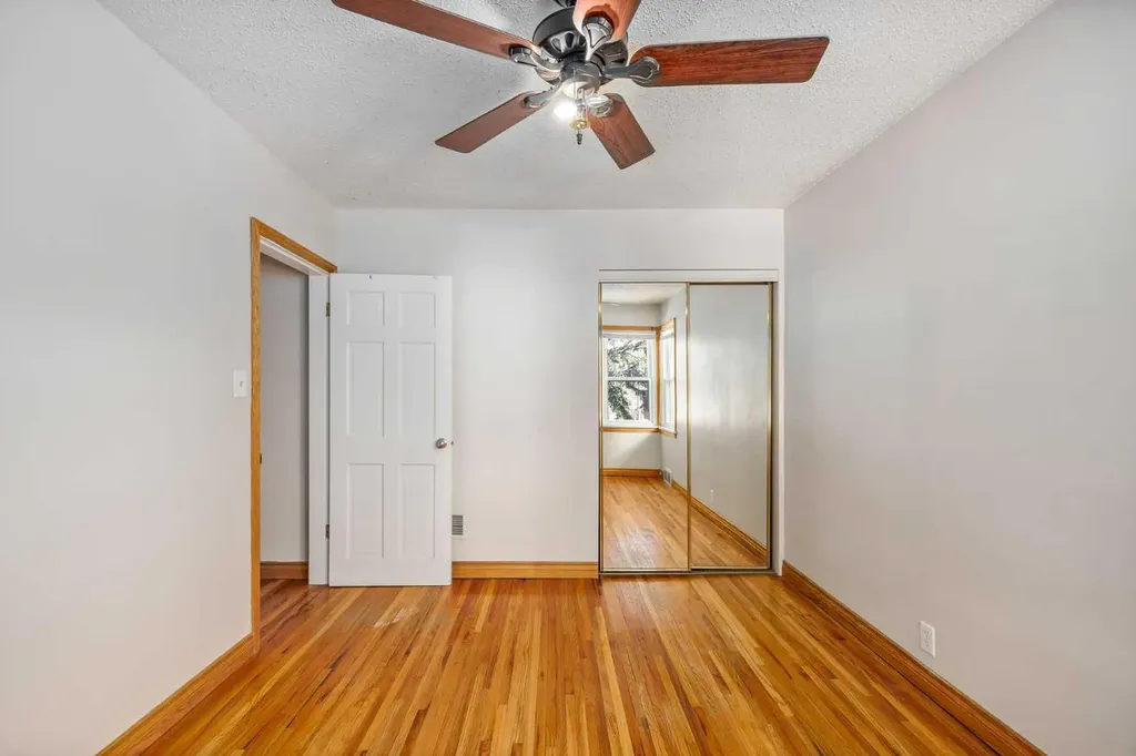 3003 25 Street SW Calgary AB T3E 1Y2