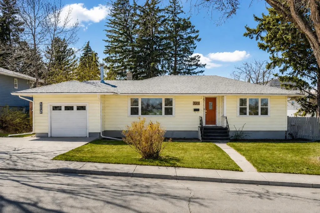 3003 25 Street SW Calgary AB T3E 1Y2