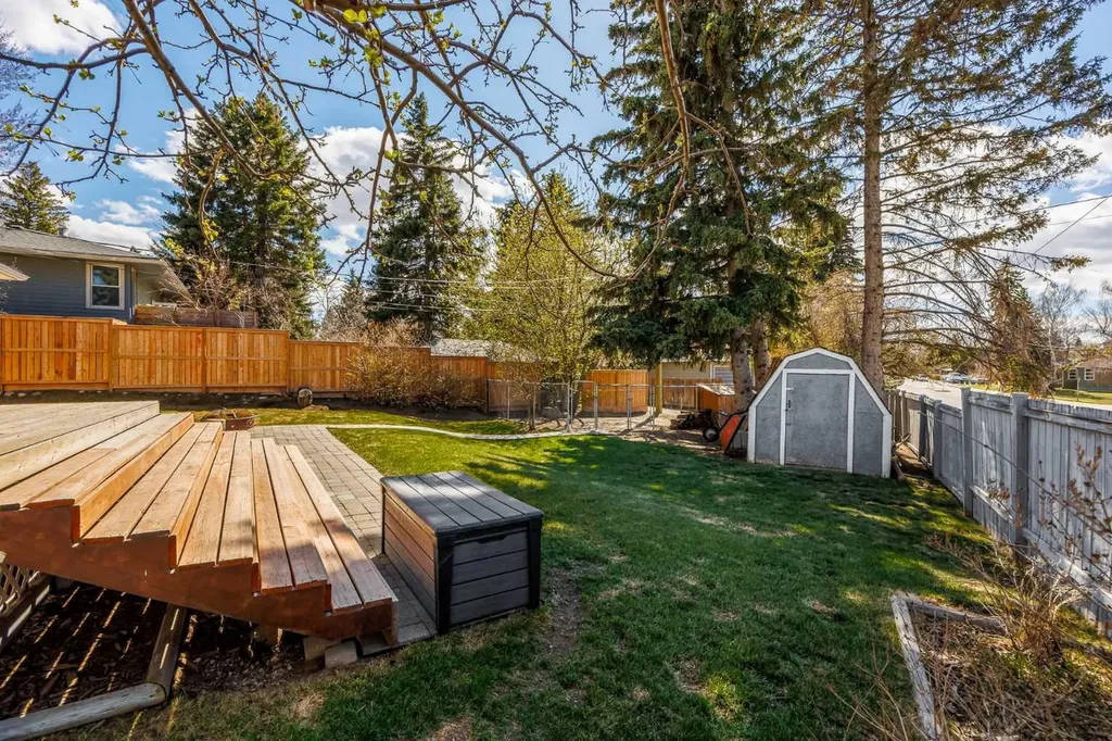 3003 25 Street SW Calgary AB T3E 1Y2