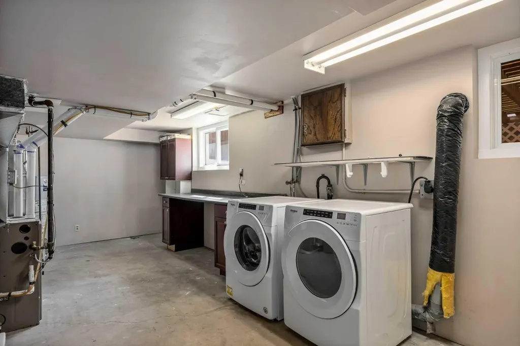 3003 25 Street SW Calgary AB T3E 1Y2